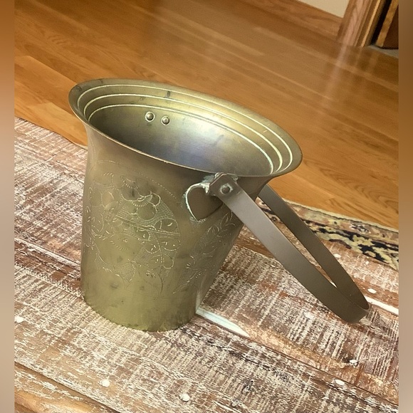 Mid-Century Retro Vintage Solid Brass Decor Collectible - Picture 5 of 5